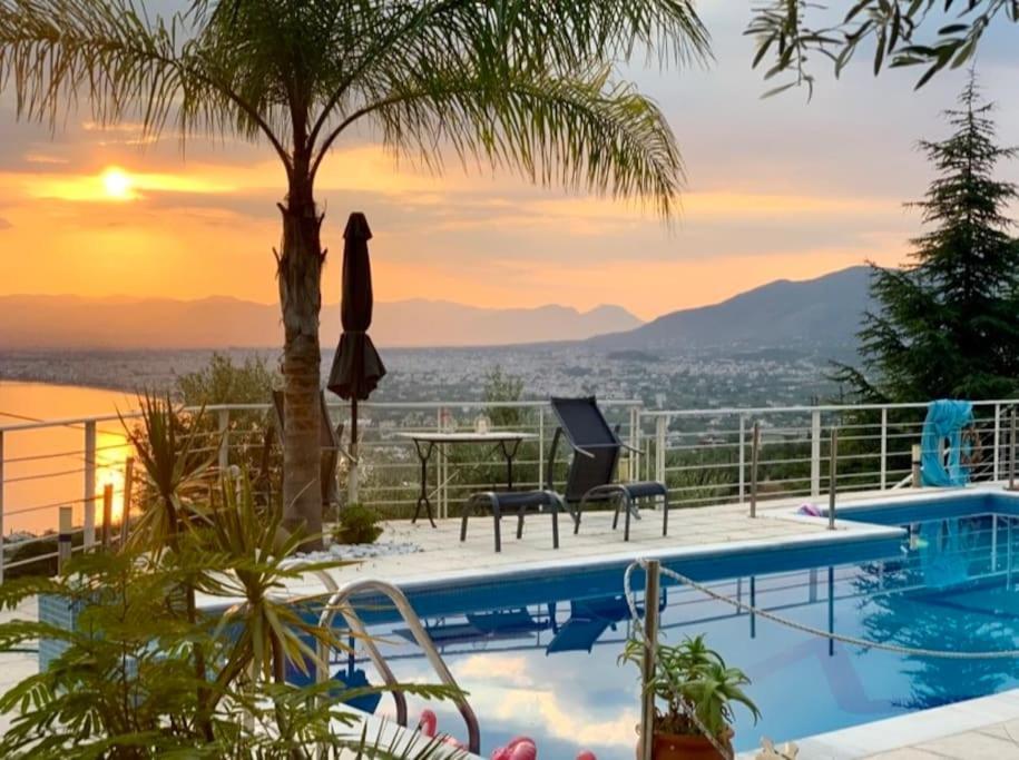 Marine'S Lux Villa:Golden Sunset Calamata Exterior foto