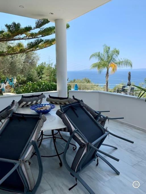 Marine'S Lux Villa:Golden Sunset Calamata Exterior foto